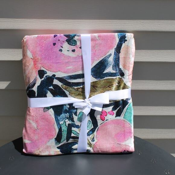 World Traveler Designer Luxury Throw Blanket 50 in X 60 in Maximalist Boho Style - Picture 8 of 15